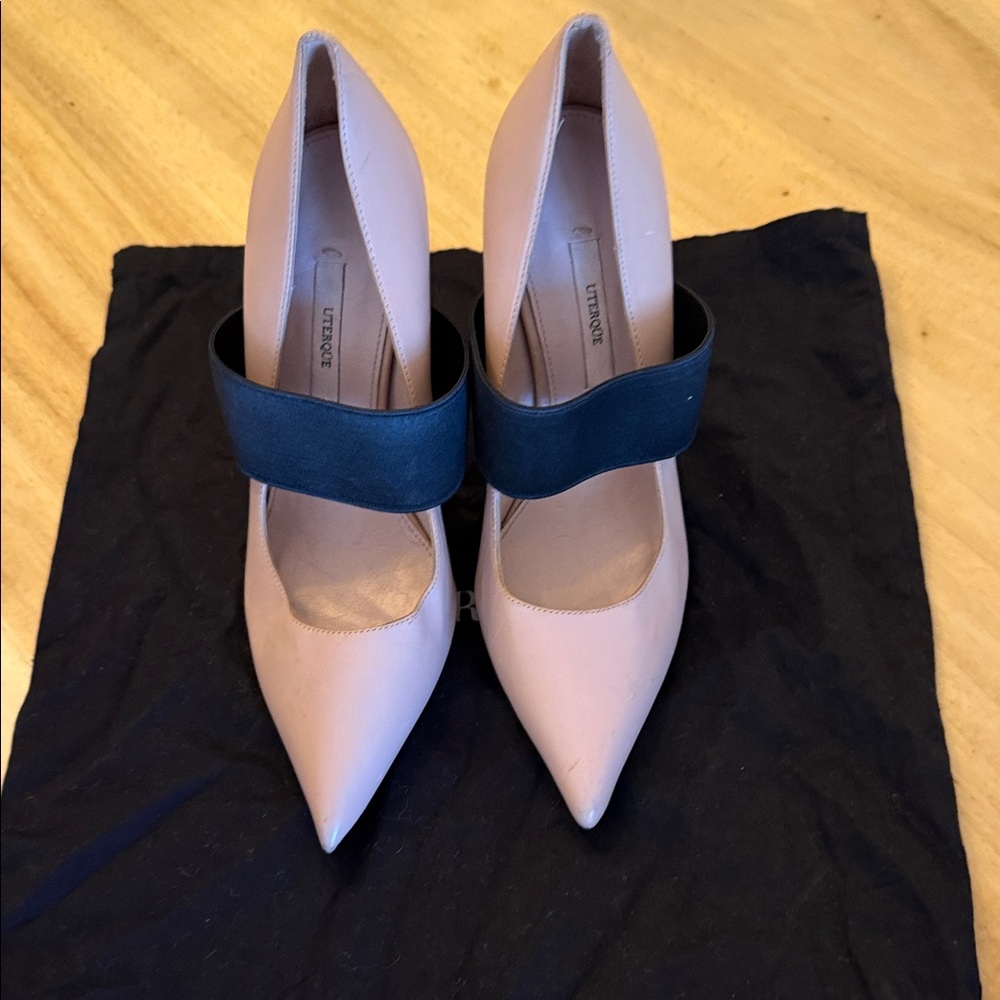Uterque Beige Heels with Black Strap